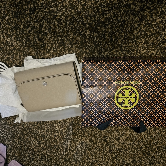 TORI BURCH CROSSBODY NWT - Picture 4 of 10